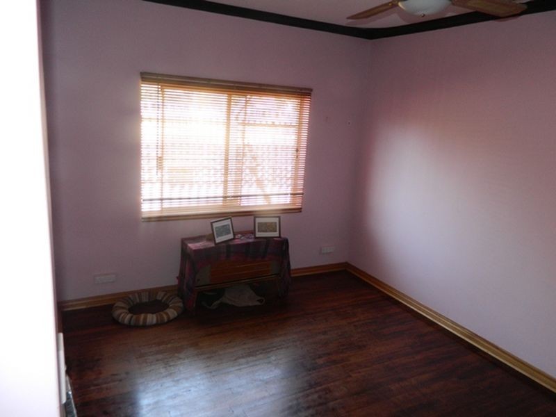 24 Berehaven Avenue, Thornlie WA 6108