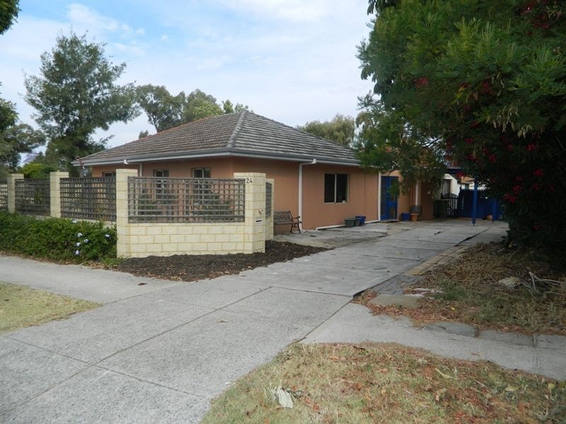 24 Berehaven Avenue, Thornlie WA 6108