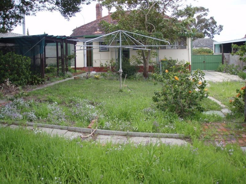 10 Toorak Road, Rivervale WA 6103