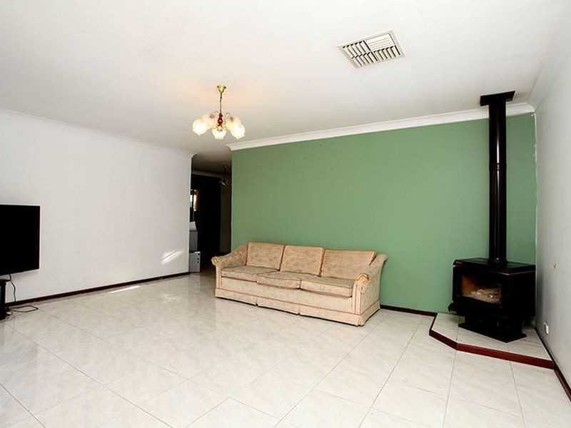 31 Latimer Way, Langford WA 6147