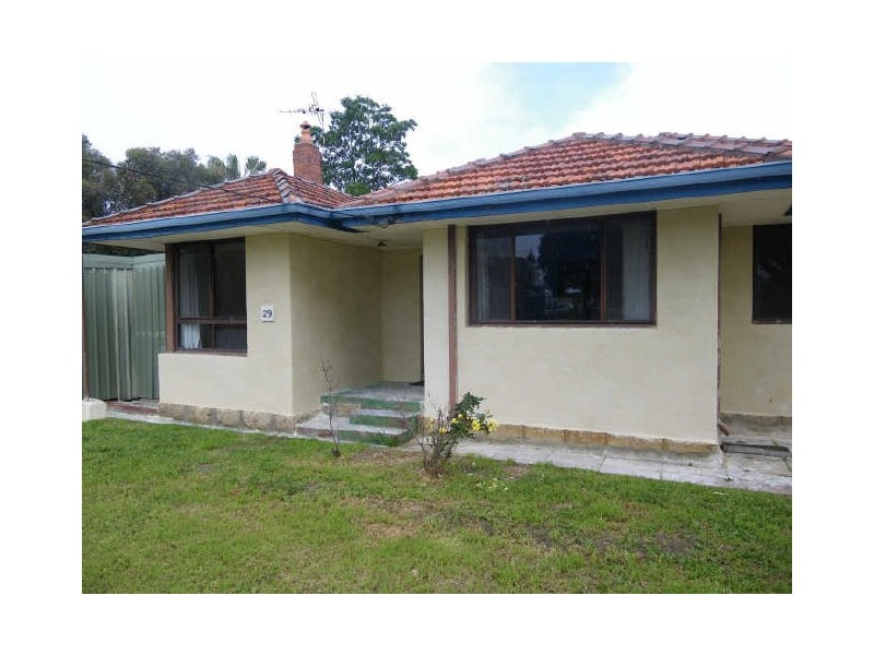 29 McGlinn Way, Cloverdale WA 6105