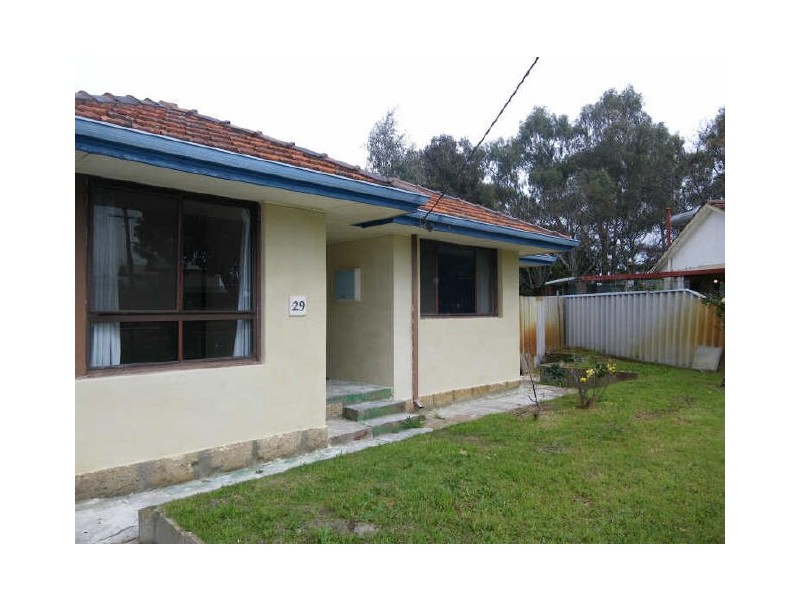 29 McGlinn Way, Cloverdale WA 6105