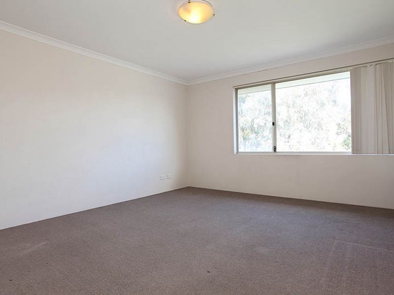 2/230 Knutsford Avenue, Kewdale WA 6105