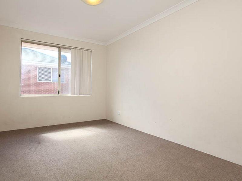 2/230 Knutsford Avenue, Kewdale WA 6105