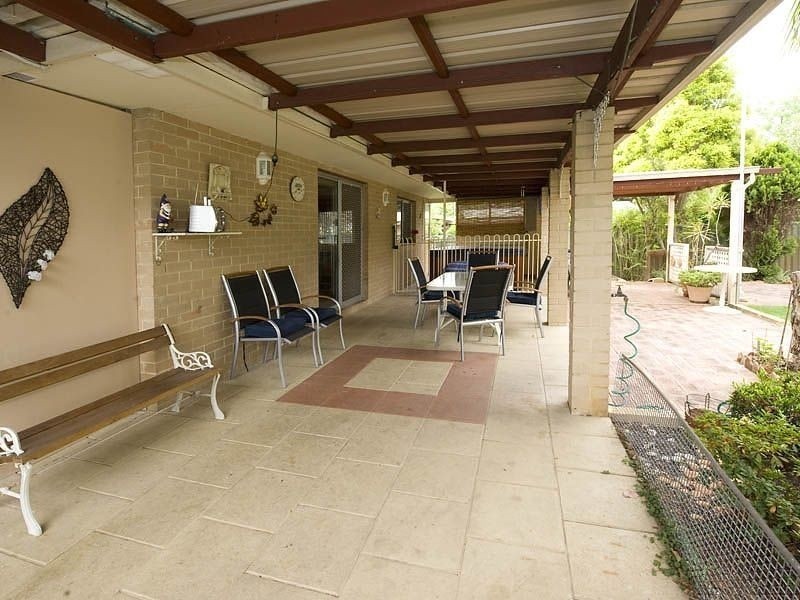 81 Pearl Road, Cloverdale WA 6105