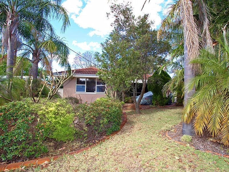 81 Pearl Road, Cloverdale WA 6105