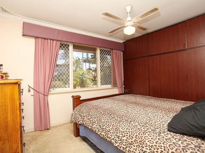 81 Pearl Road, Cloverdale WA 6105