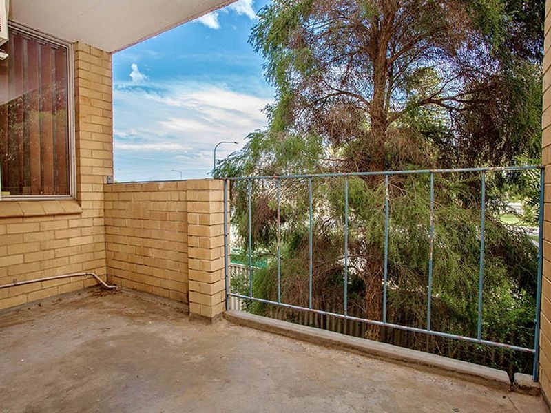 8/2 Minora Place, Rivervale WA 6103