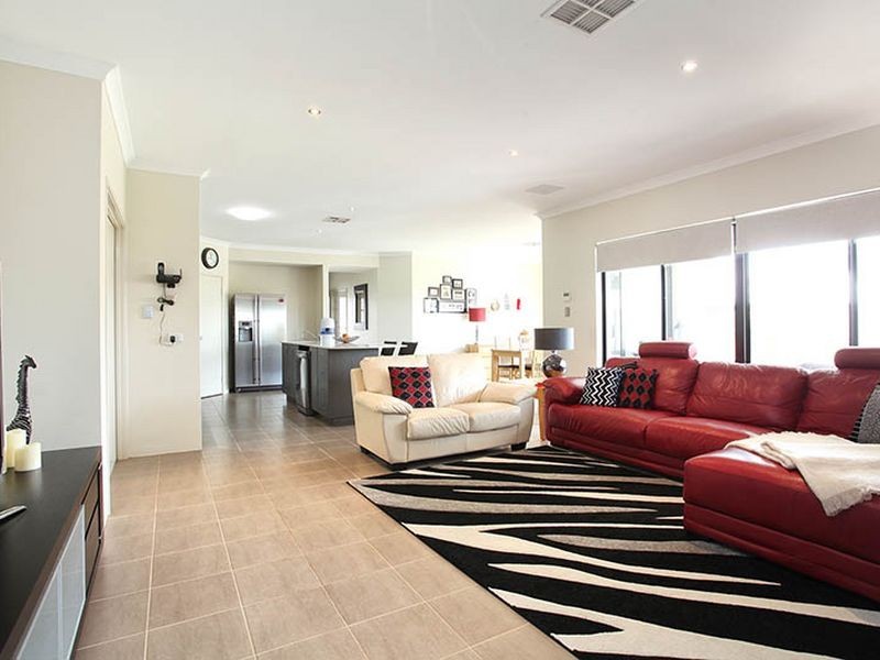 29 Stainsby Turn, Canning Vale WA 6155