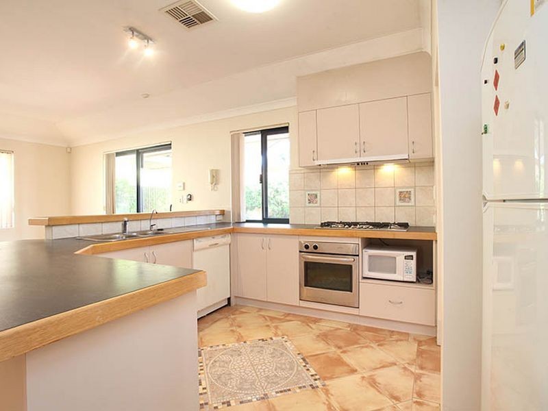 2A Acton Avenue, Bentley WA 6102