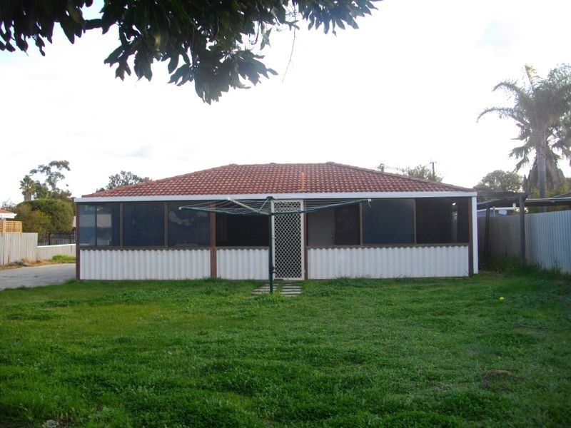 14 Conifer Street, Maddington WA 6109