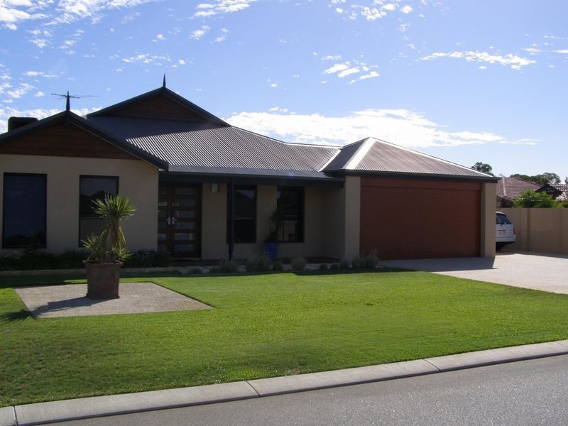 5 Yoondarn Elbow, Wattle Grove WA 6107