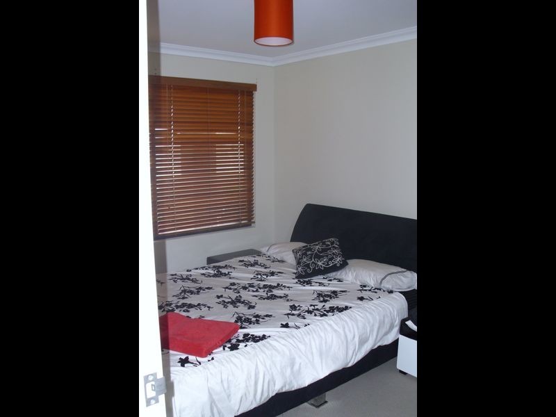 5 Yoondarn Elbow, Wattle Grove WA 6107