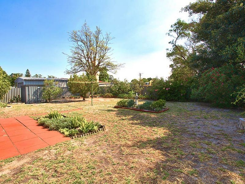 465 & 467 Abernethy Road, Cloverdale WA 6105