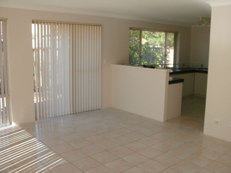 8 Wagstaff Road, Redcliffe WA 6104