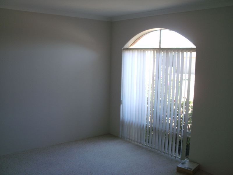 8 Wagstaff Road, Redcliffe WA 6104