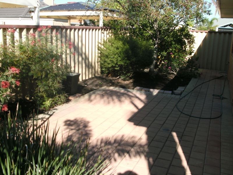 8 Wagstaff Road, Redcliffe WA 6104