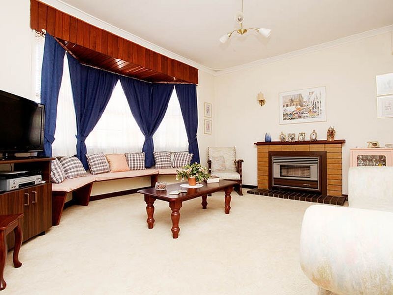 465 Abernethy Road, Cloverdale WA 6105