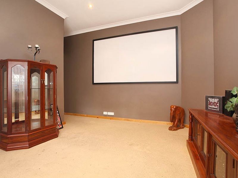 15 Waterwheel Road, Bedfordale WA 6112