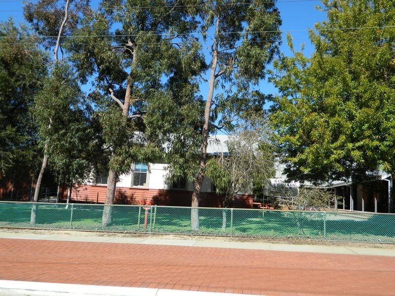 432 Knutsford Ave, Kewdale WA 6105