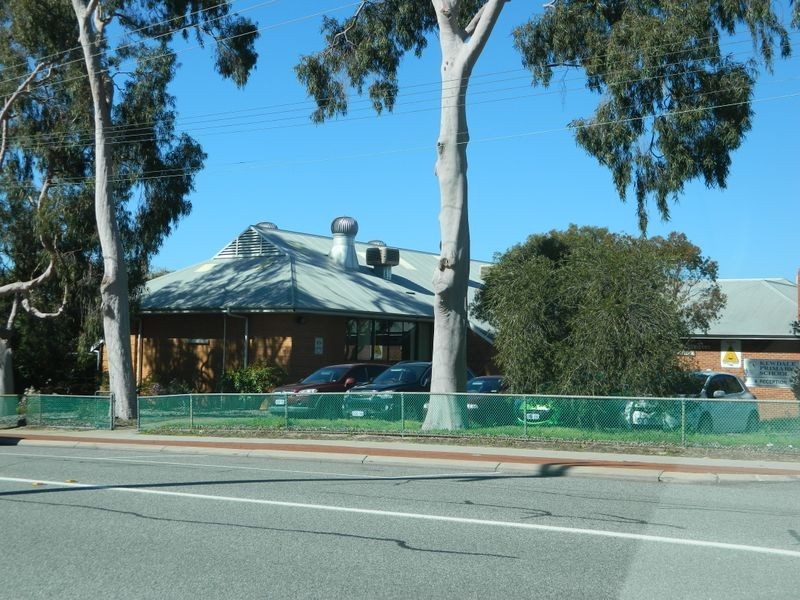 432 Knutsford Ave, Kewdale WA 6105