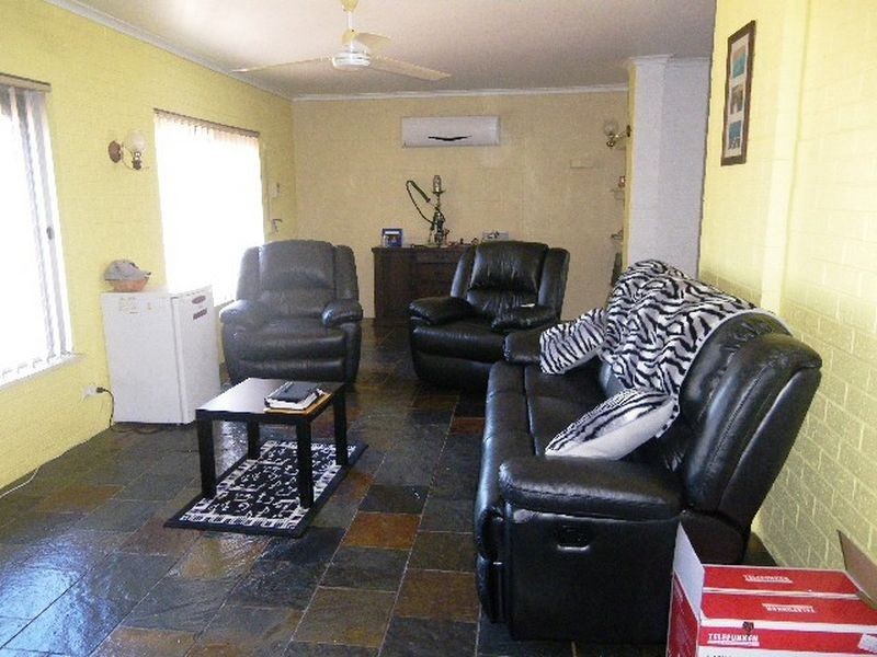 10 Salisbury Road, Rivervale WA 6103