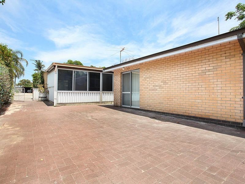 79 Pearl Road, Cloverdale WA 6105