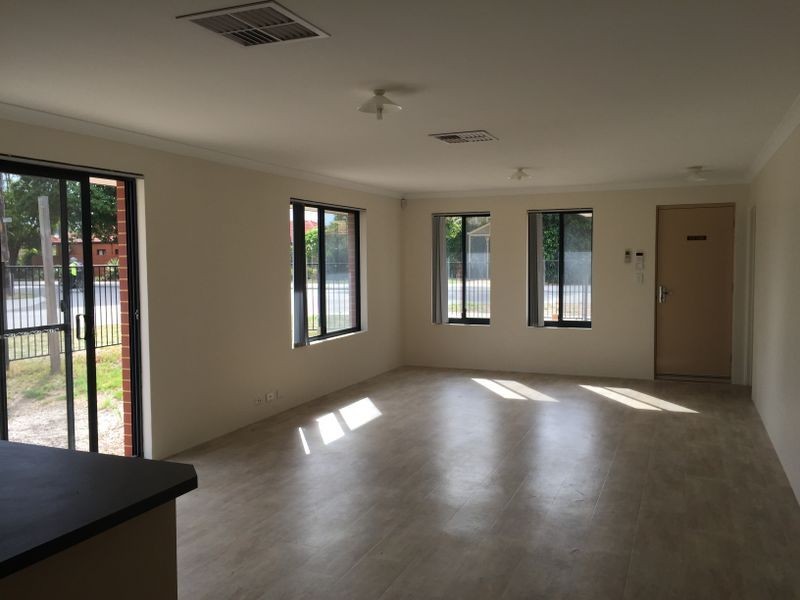 1/374 Sydenham Street, Cloverdale WA 6105