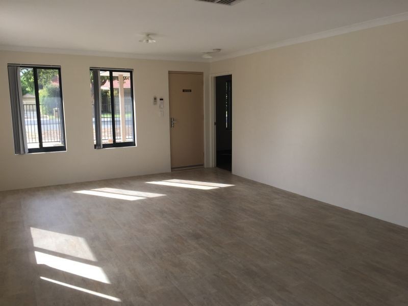 1/374 Sydenham Street, Cloverdale WA 6105