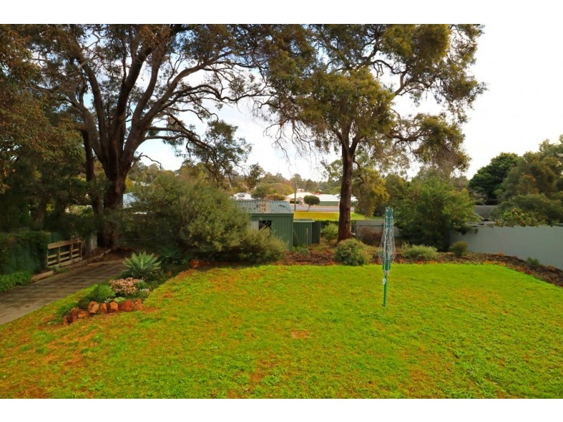 31 Collins road, Kalamunda WA 6076