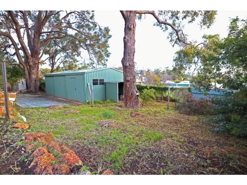 31 Collins road, Kalamunda WA 6076