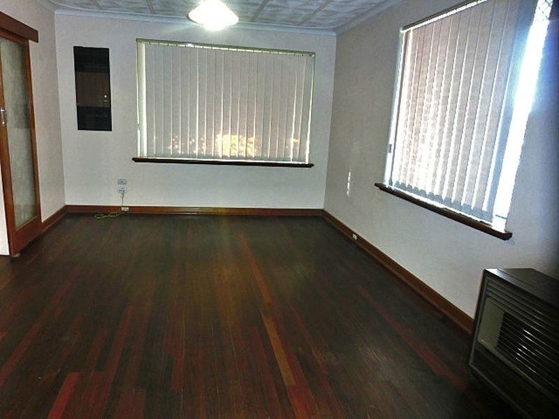 224 Fisher Street, Cloverdale WA 6105