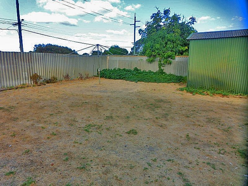 224 Fisher Street, Cloverdale WA 6105