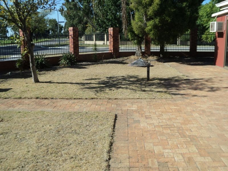 8 Grand Parade, Redcliffe WA 6104