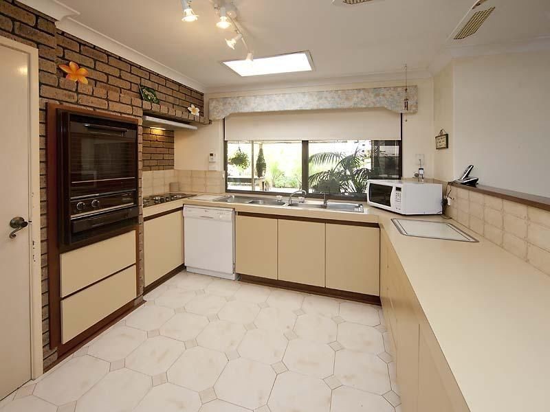 31 Bottega place, Lesmurdie WA 6076