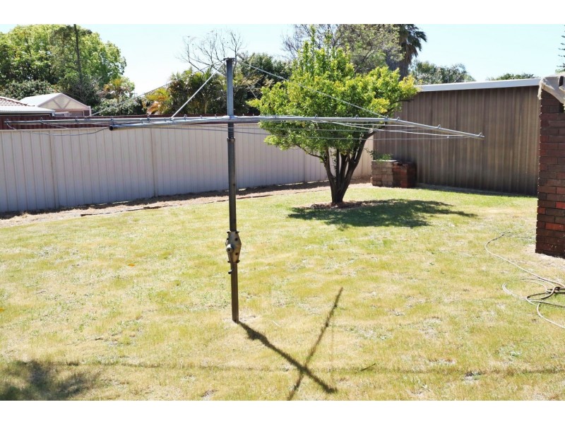 295 Knutsford Avenue, Kewdale WA 6105