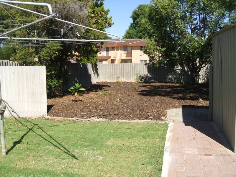 32A Yale Road, Thornlie WA 6108