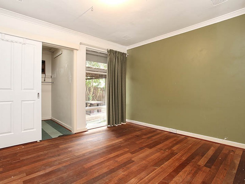 421 Belmont Avenue, Cloverdale WA 6105