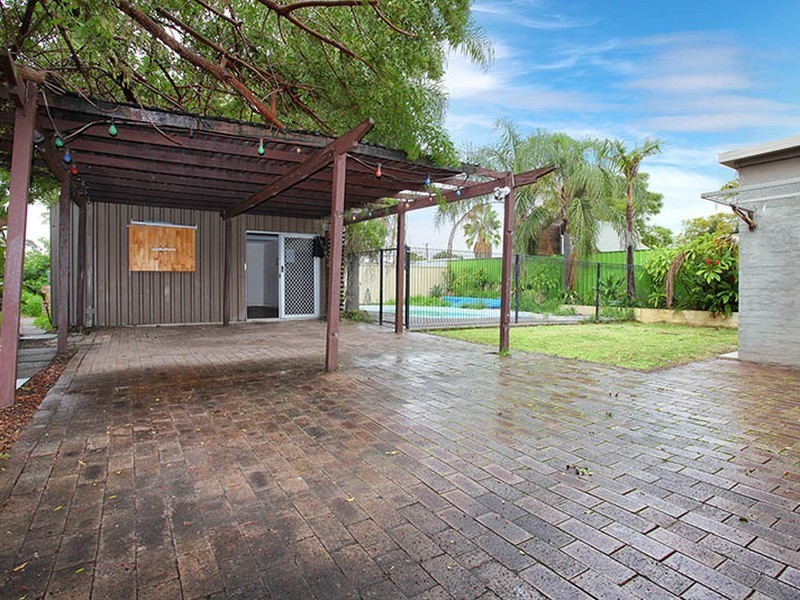 421 Belmont Avenue, Cloverdale WA 6105