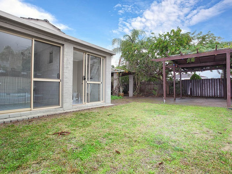 421 Belmont Avenue, Cloverdale WA 6105