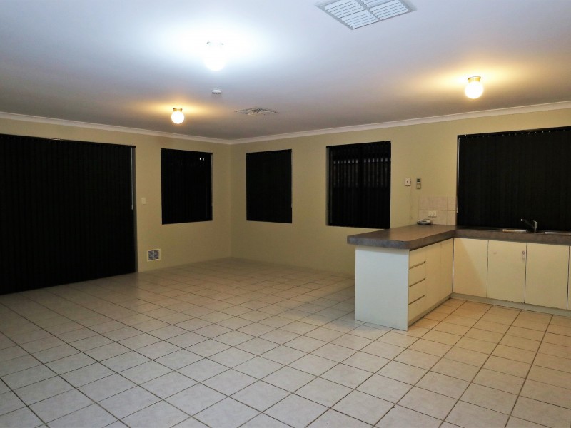 2/15 Drummond Street, Redcliffe WA 6104