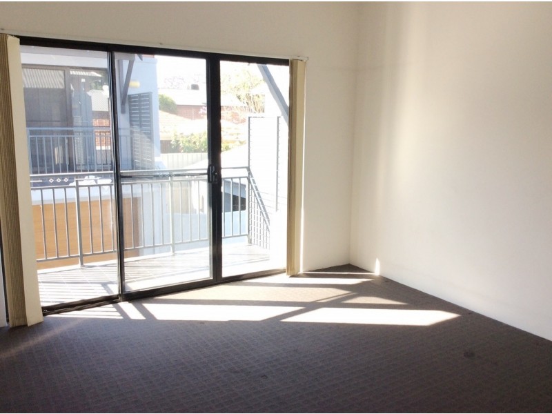 2/145 Shepperton Road, Victoria Park WA 6100