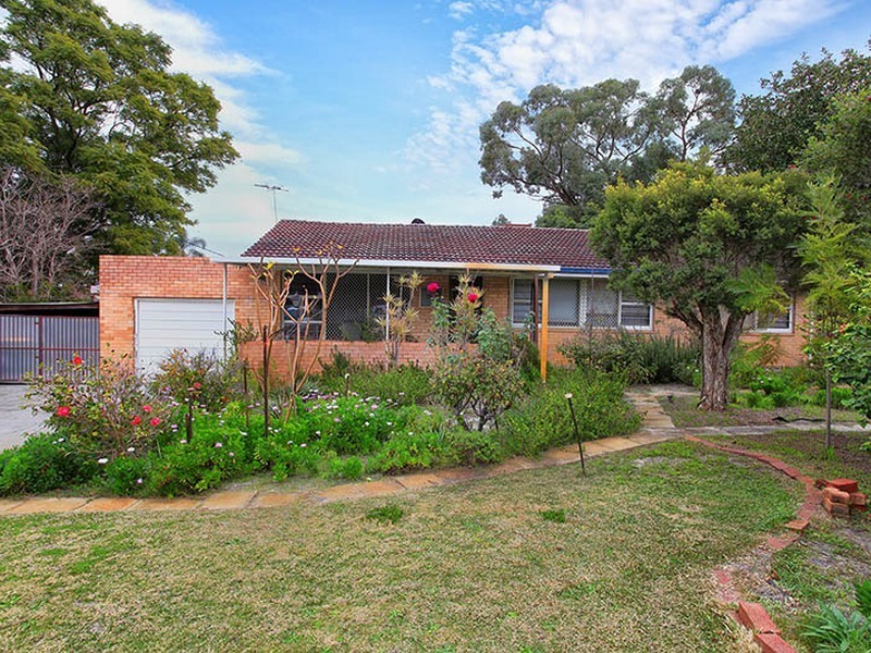 20 Hassett Street, Cloverdale WA 6105