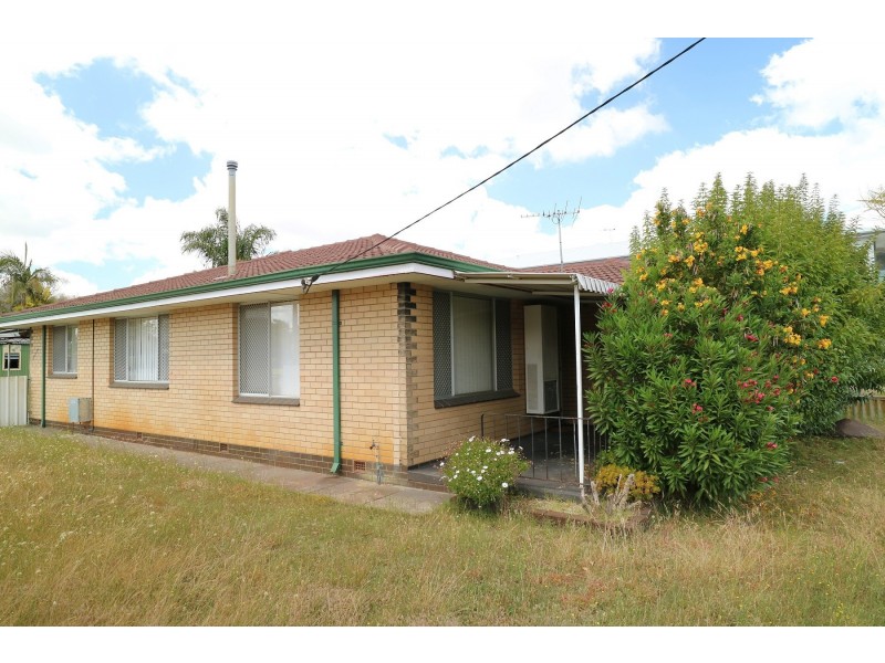 224 Fisher Street, Cloverdale WA 6105