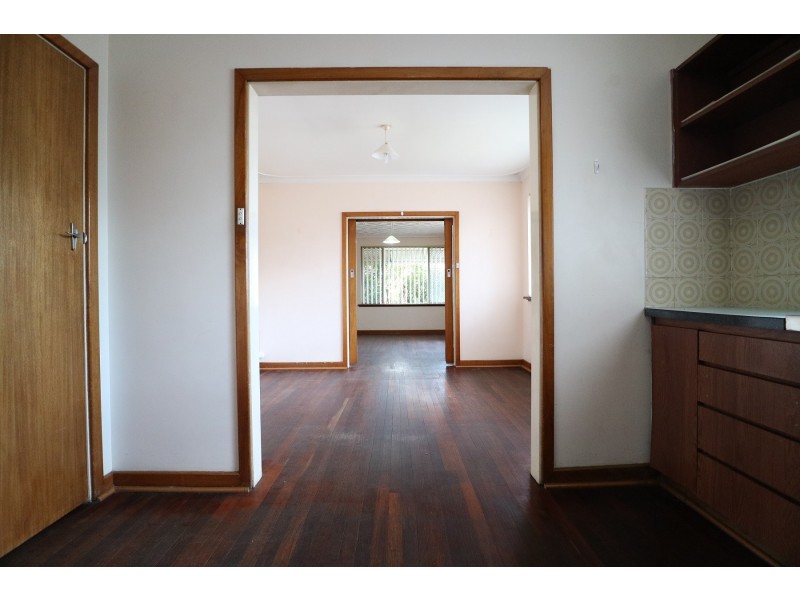 224 Fisher Street, Cloverdale WA 6105