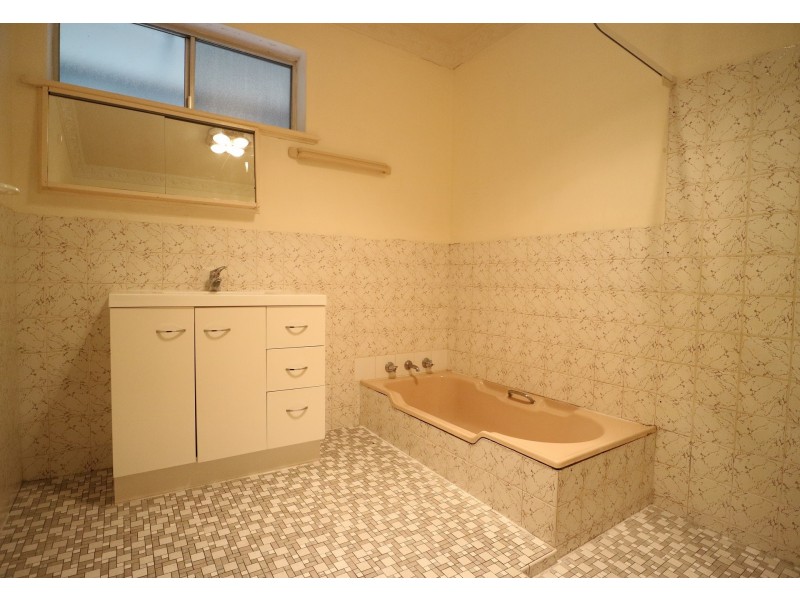 224 Fisher Street, Cloverdale WA 6105