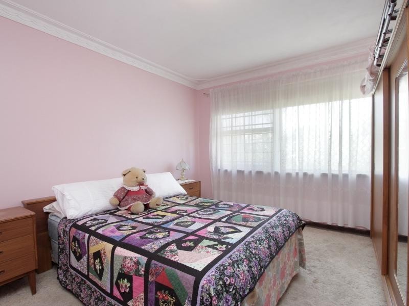 20 Hassett Street, Cloverdale WA 6105