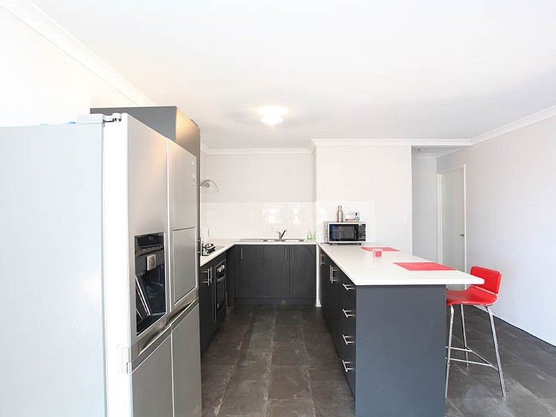 8 Jay Street, Cloverdale WA 6105