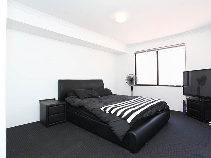 8 Jay Street, Cloverdale WA 6105