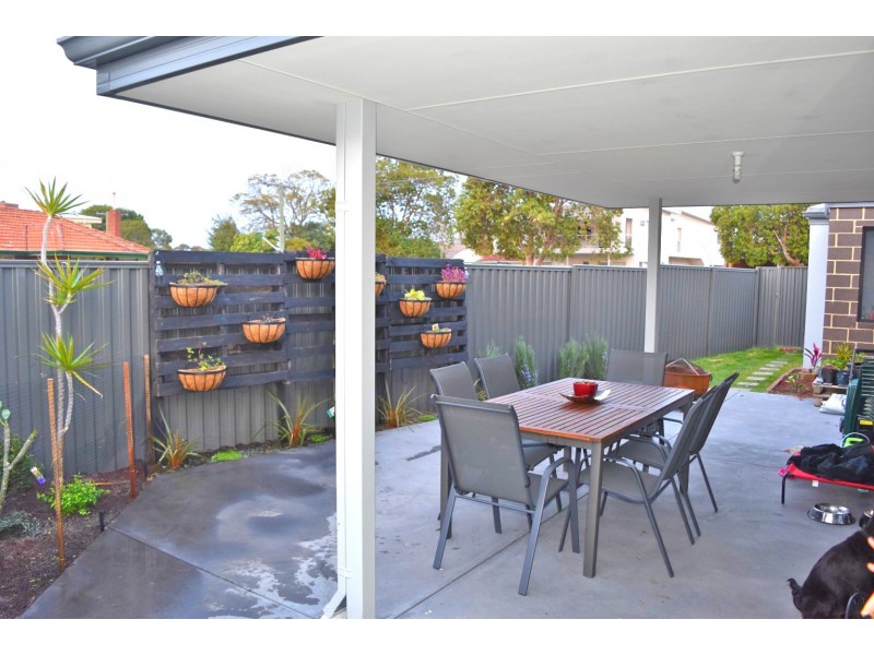 8 Jay Street, Cloverdale WA 6105